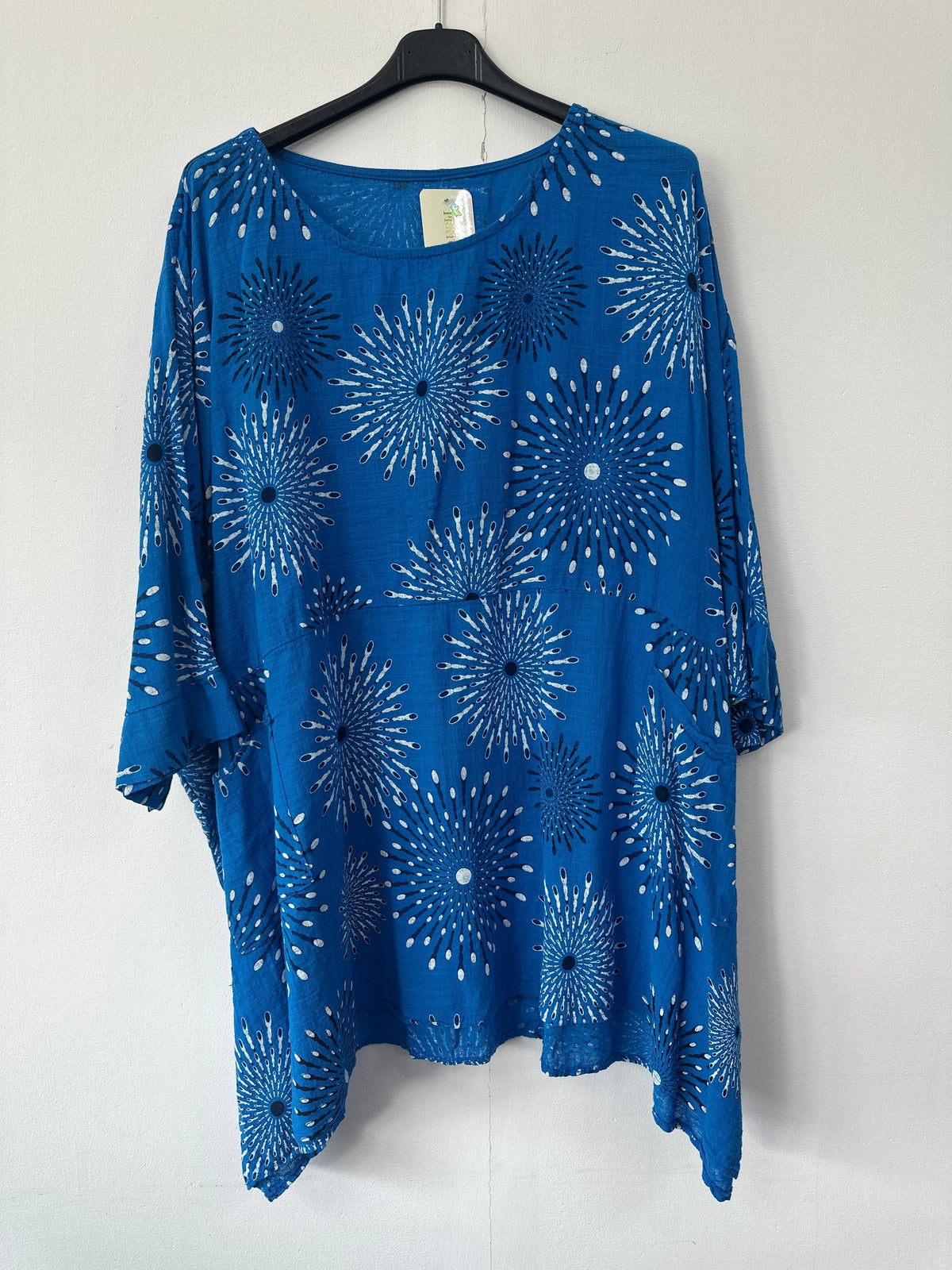 Italian Sunburst Print Pocket Front Cotton Top