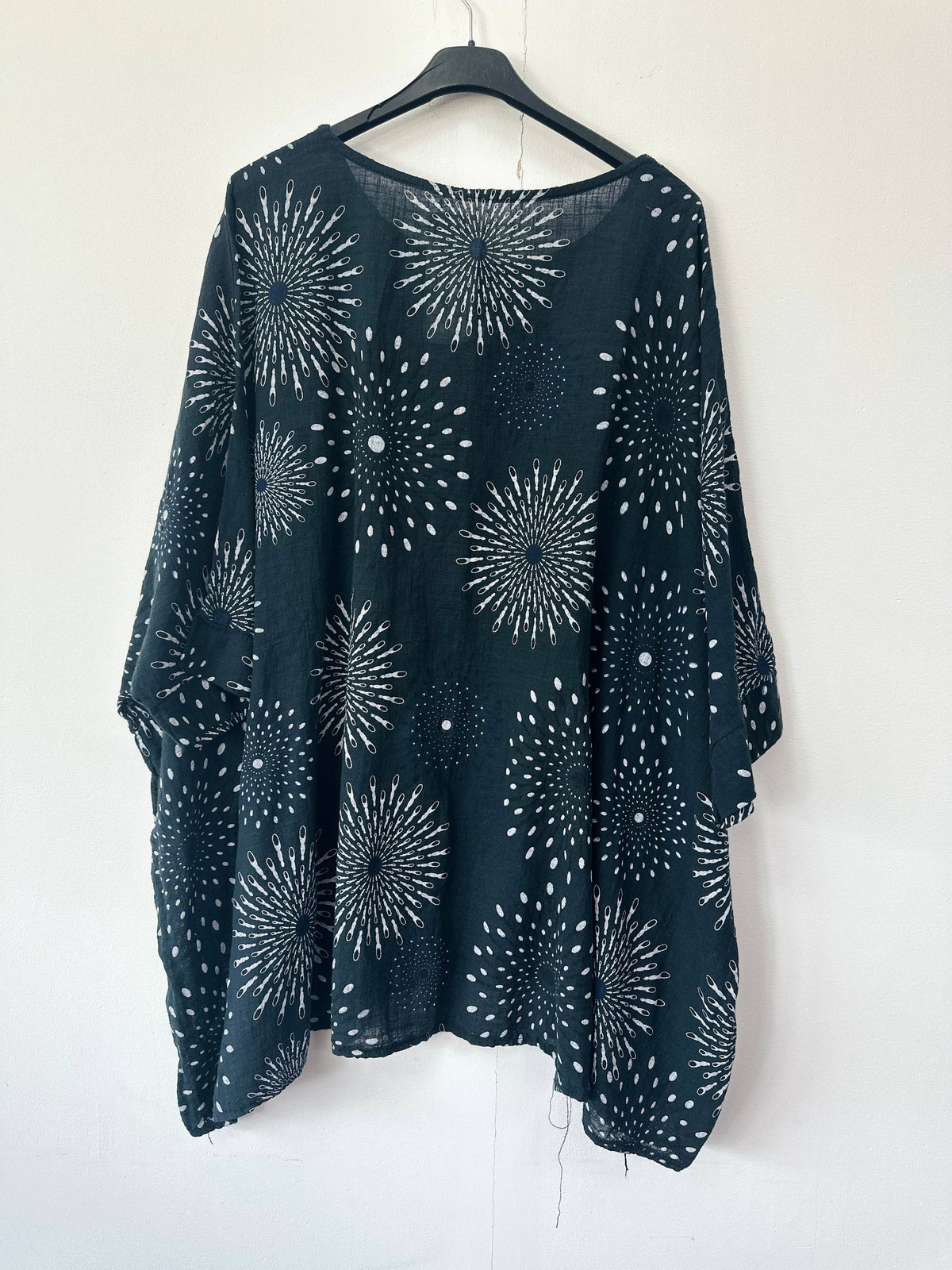 Italian Sunburst Print Pocket Front Cotton Top