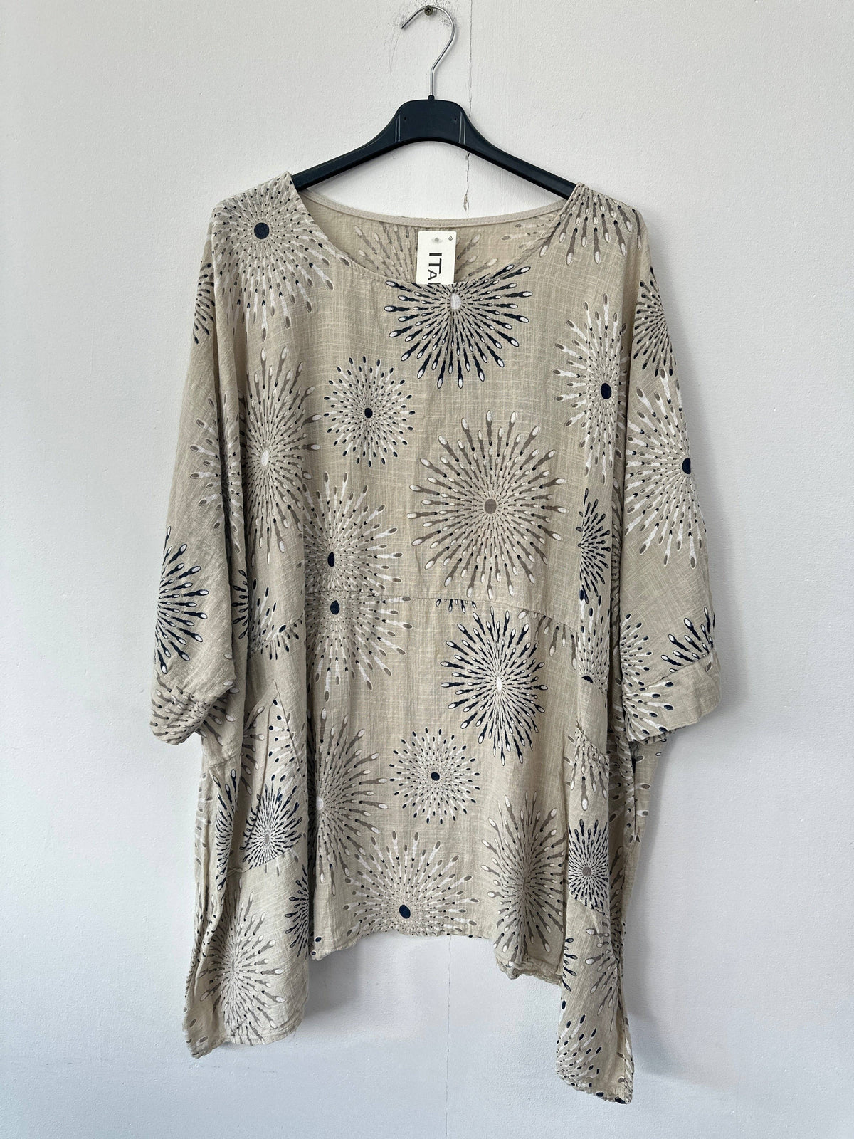 Italian Sunburst Print Pocket Front Cotton Top