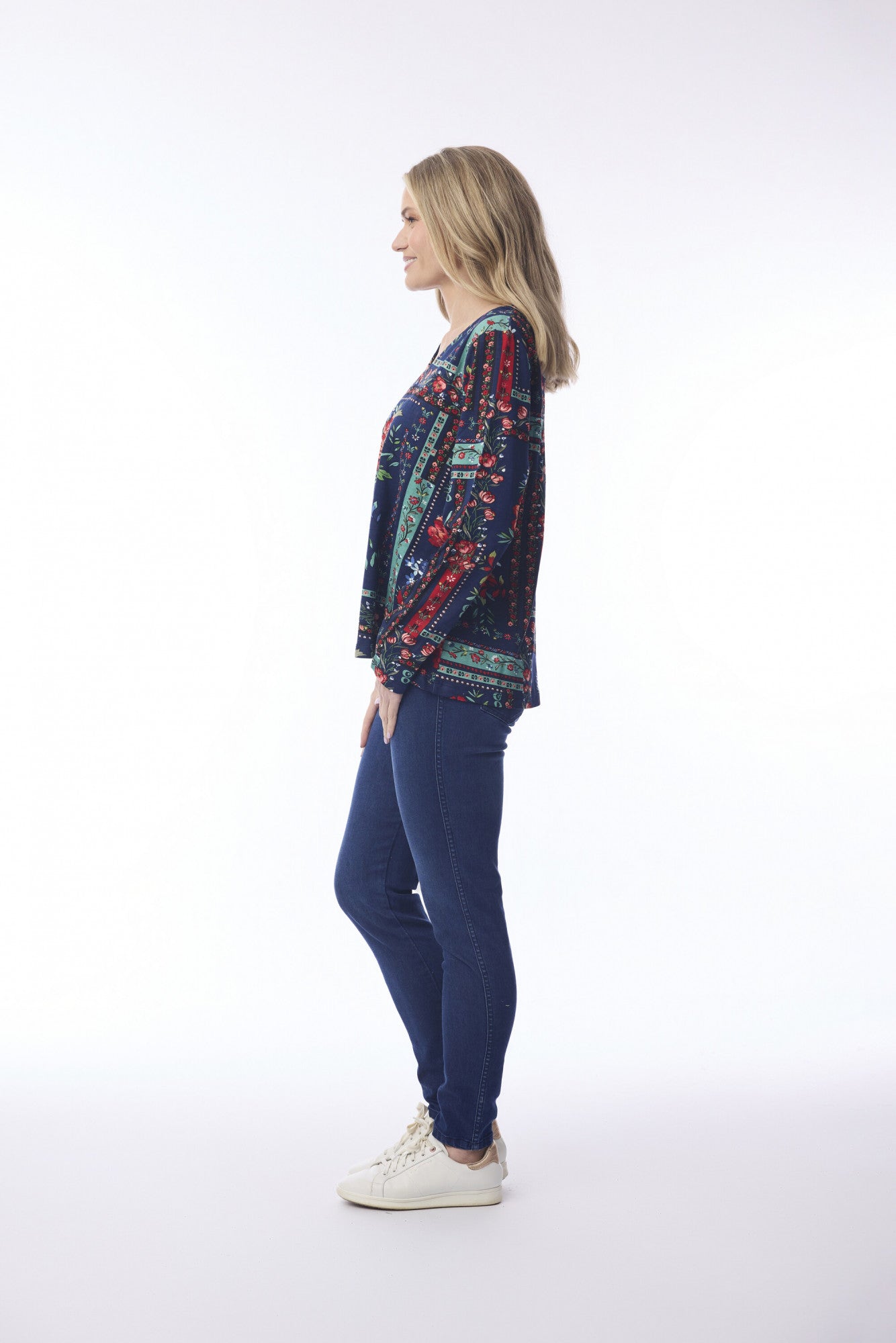 Ivanova Top Contemporary