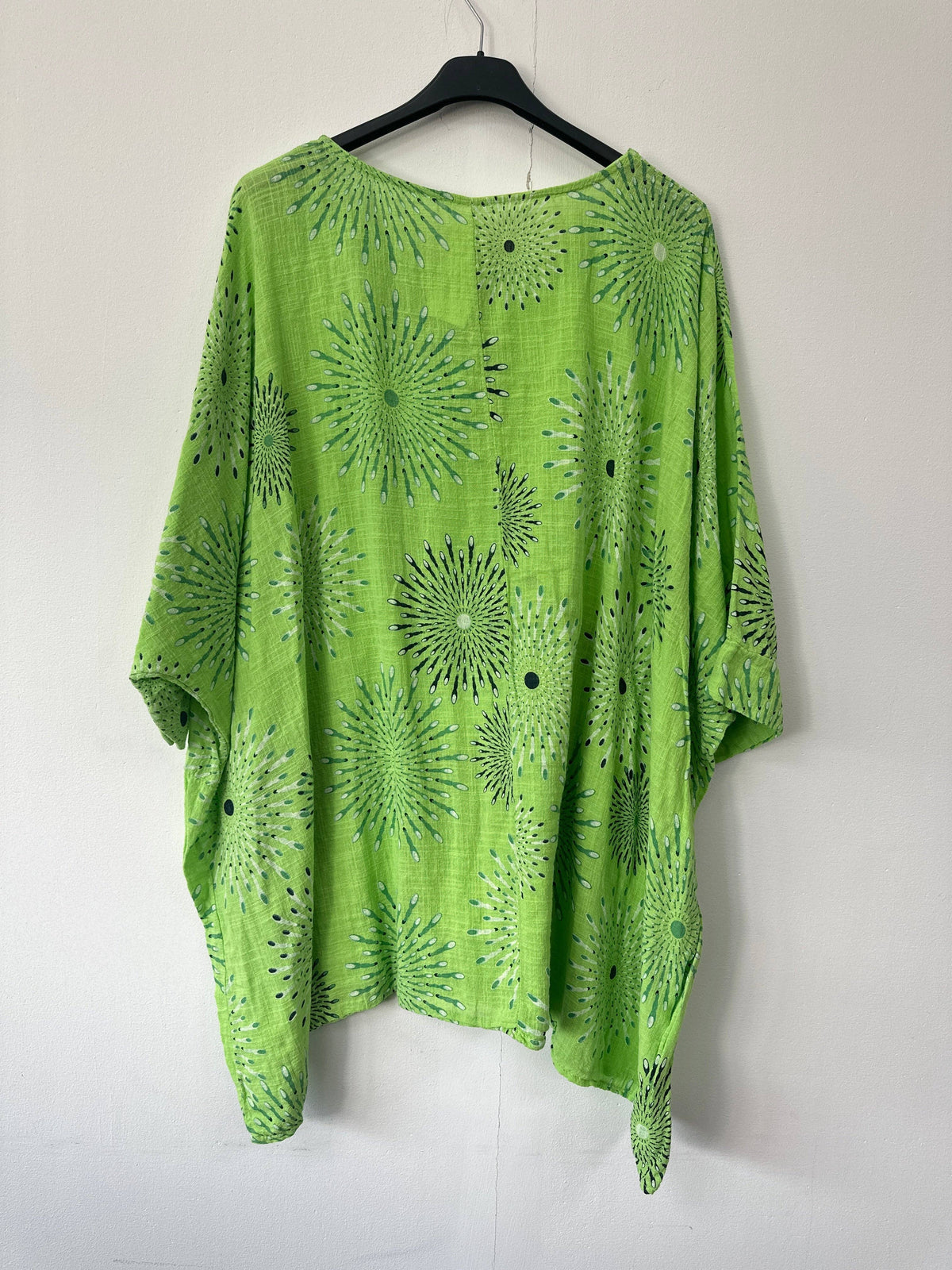 Italian Sunburst Print Pocket Front Cotton Top