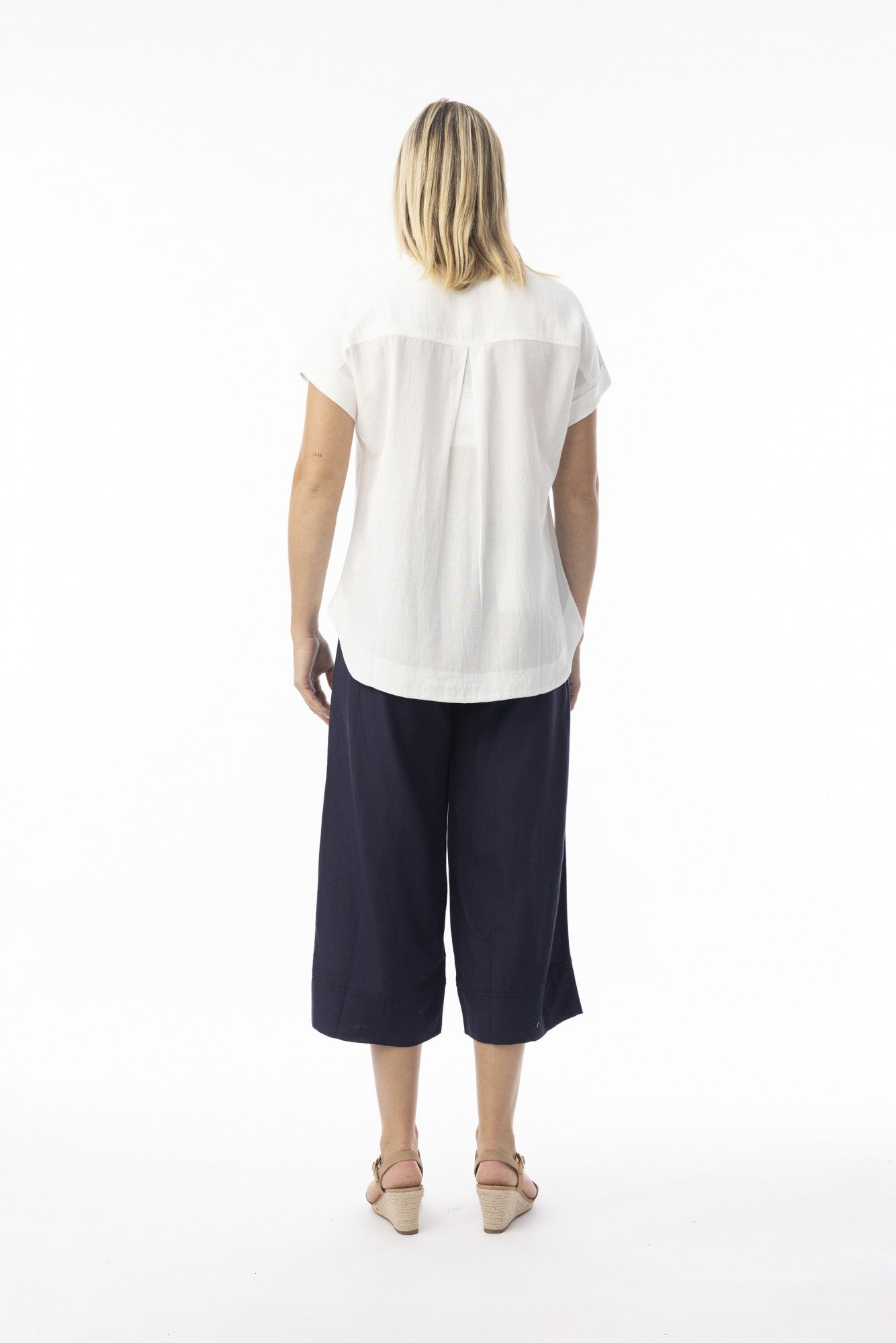 Navy 3/4 linen pants