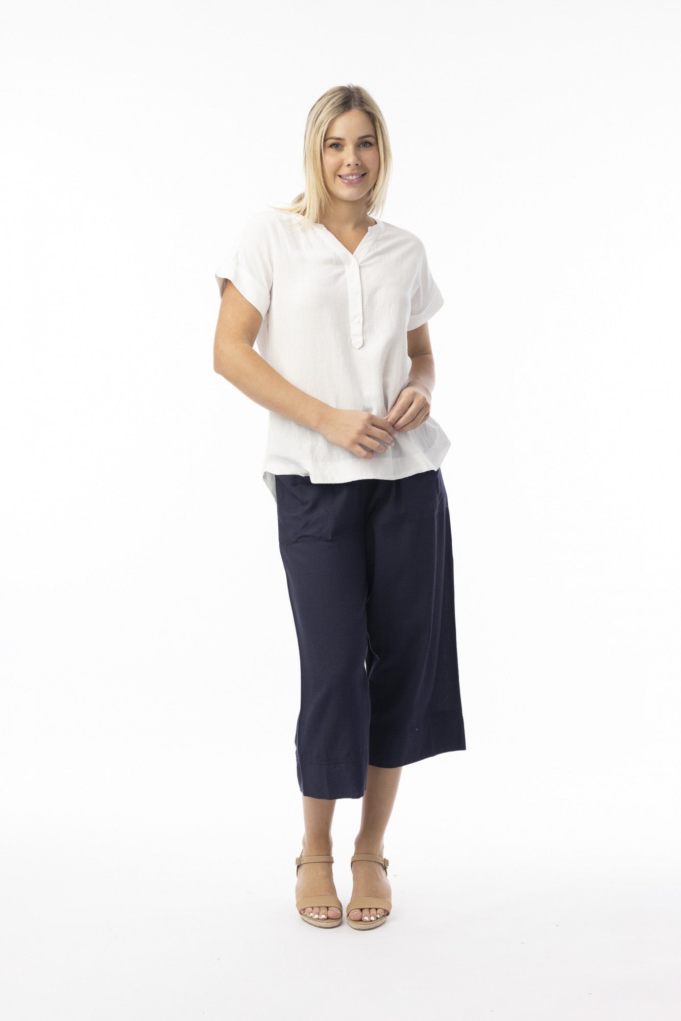 Navy 3/4 linen pants