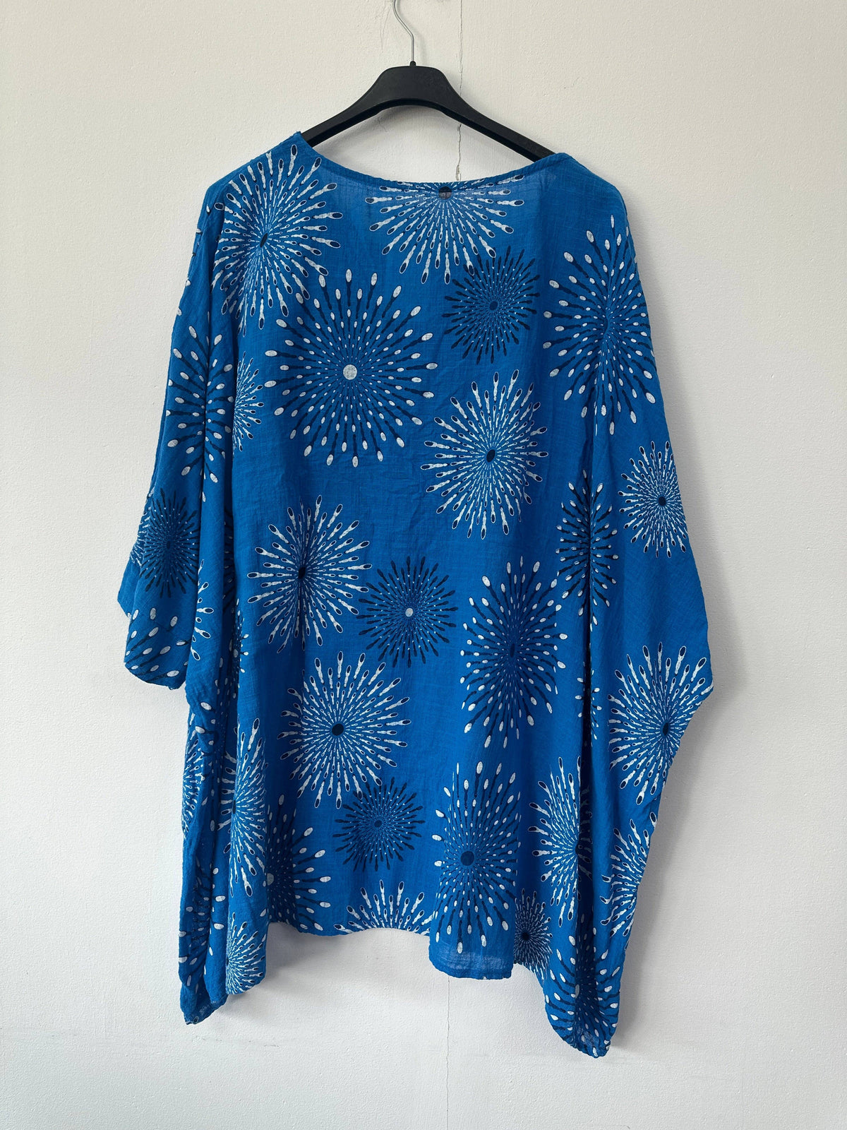 Italian Sunburst Print Pocket Front Cotton Top
