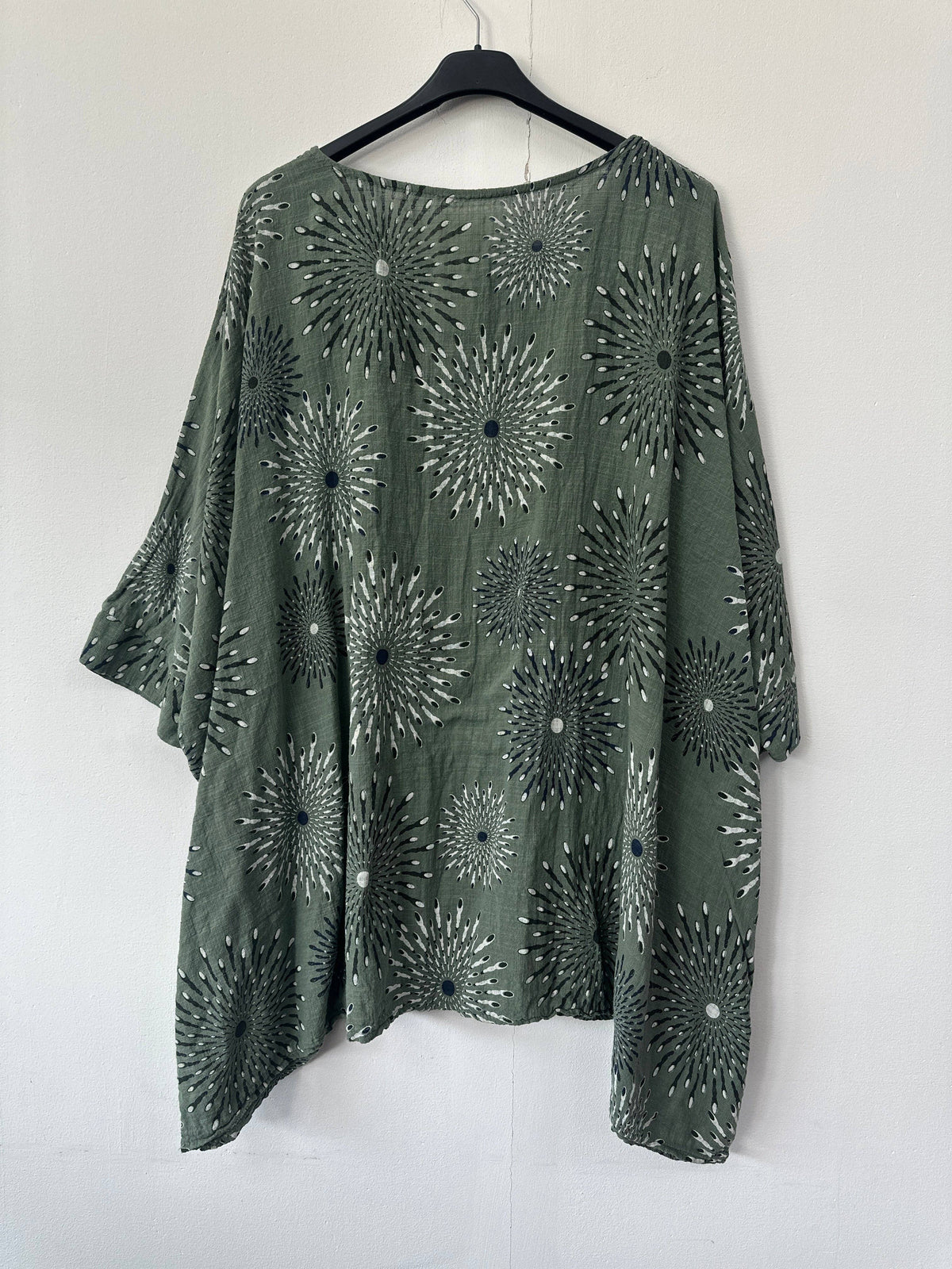 Italian Sunburst Print Pocket Front Cotton Top