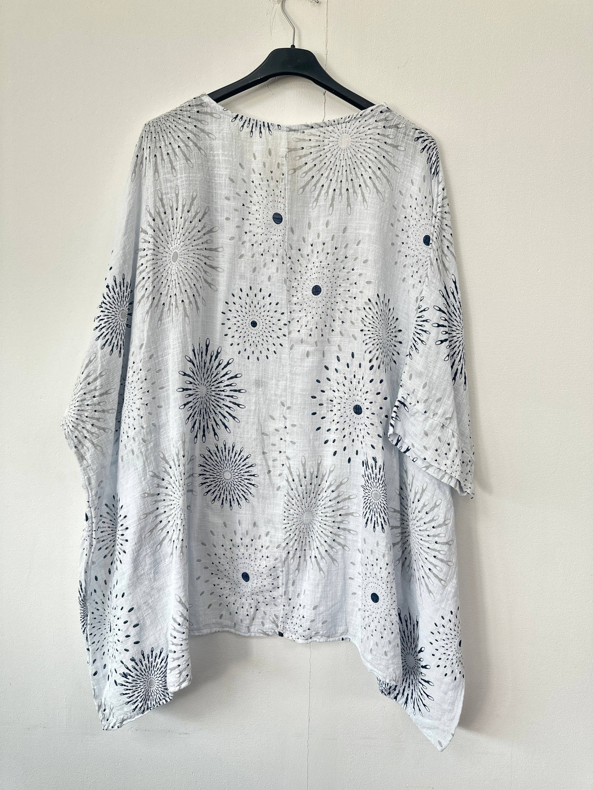 Italian Sunburst Print Pocket Front Cotton Top