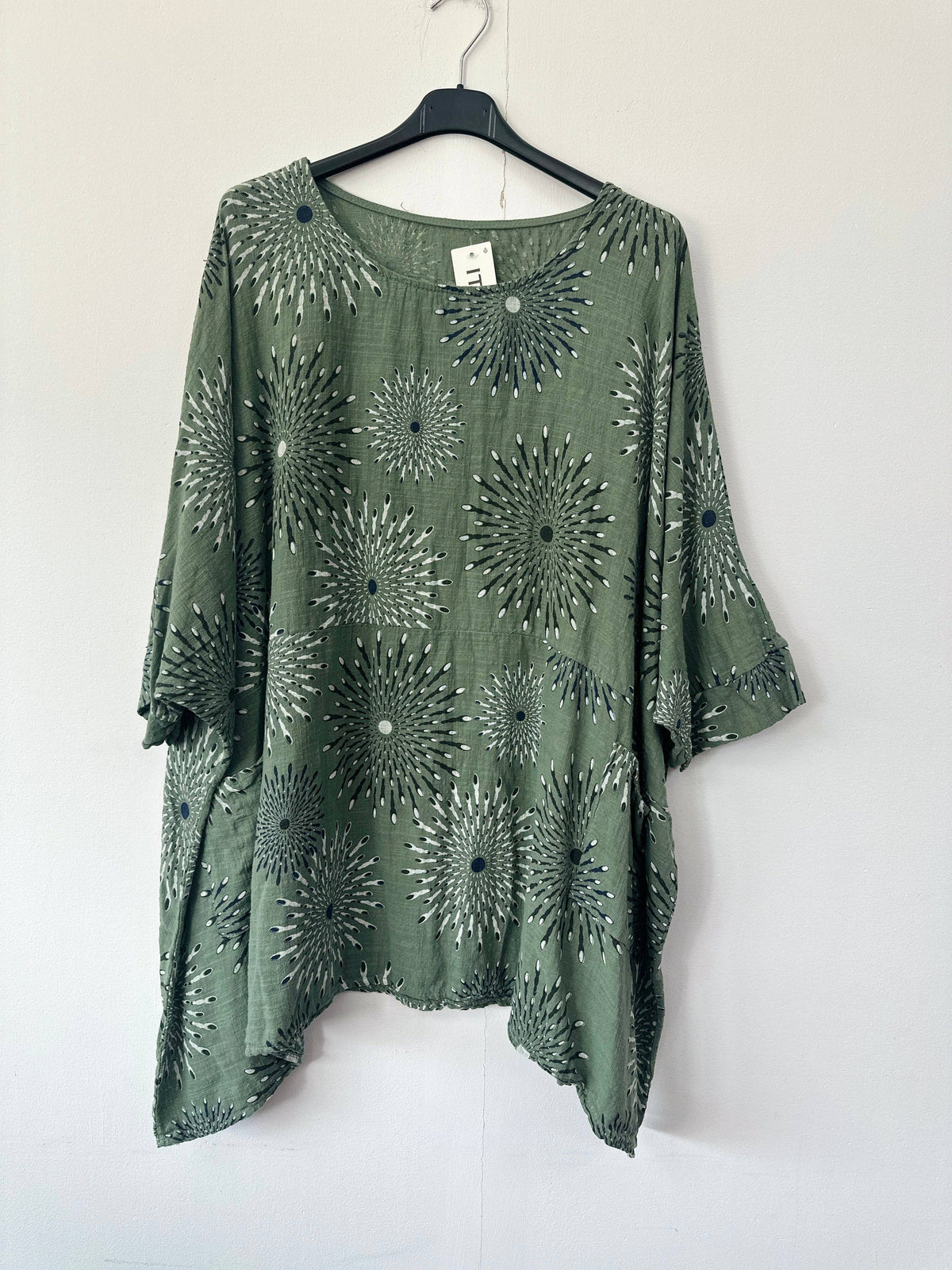 Italian Sunburst Print Pocket Front Cotton Top